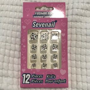 NEW- Girls Press On Nails Set - 💋4/$12💋